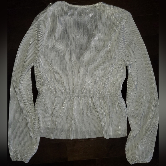 Suzy Shier White/Silver Satin Blouse - Picture 3 of 7